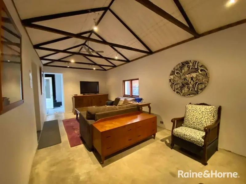 PRIVATE ROOMS FOR RENT IN SPACIOUS SHARE HOUSE! 