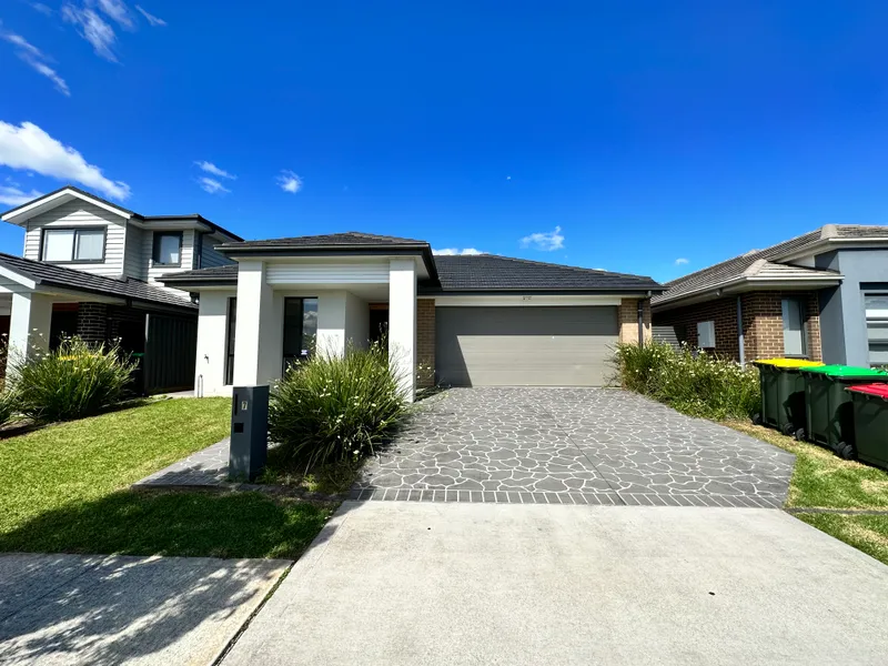 Modern 4 BEDROOM HOME!