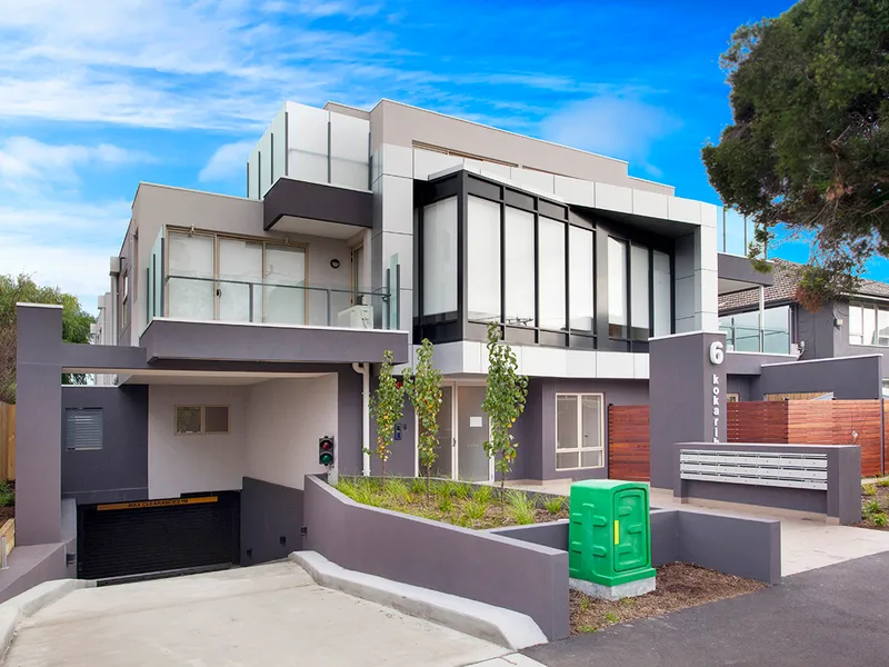 Sleek and Style in the Heart of Carnegie