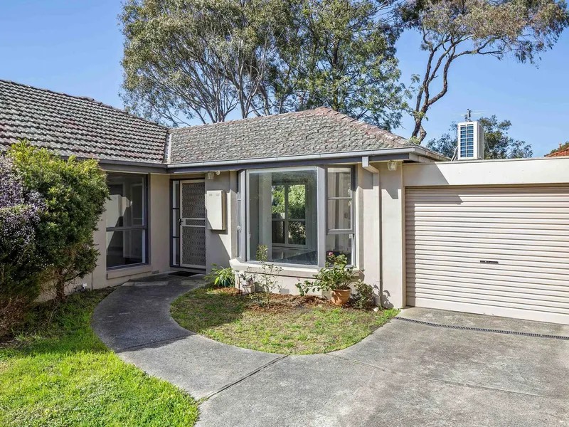 Single level delight walking distance to Box Hill Central