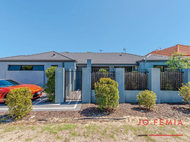 EDGY THREE BED VILLA PERFECTLY LOCATED