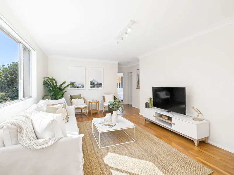 Sunny Oversized Apartment With A Double Garage, Boutique Charm In The Heart Of Randwick