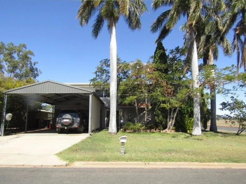 LARGE ROOM & 2 CARS UNDERNEATH + SHED WITH COVERED AREA BESIDE, CARPORT, DOUBLE CARPORT - CORNER BLOCK