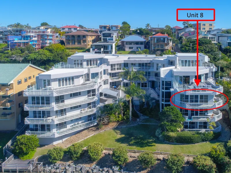 Sensational views from this absolute waterfront 2br unit