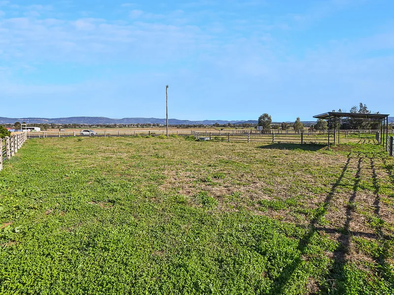 Located a moments drive out of Scone is a great opportunity to purchase a 3.113ha block