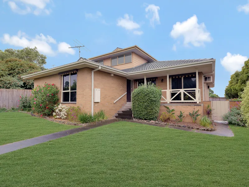 BIG SEPARATE LIVING AREAS!