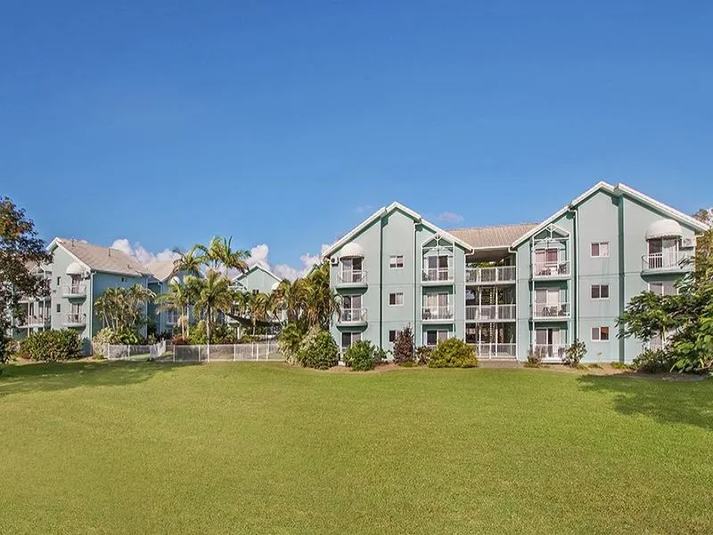 Balconies and Breezes! Secure Complex!