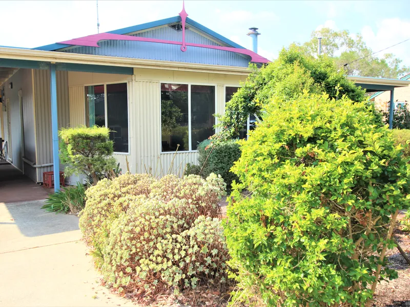 DWELLINGUP FAMILY HOME