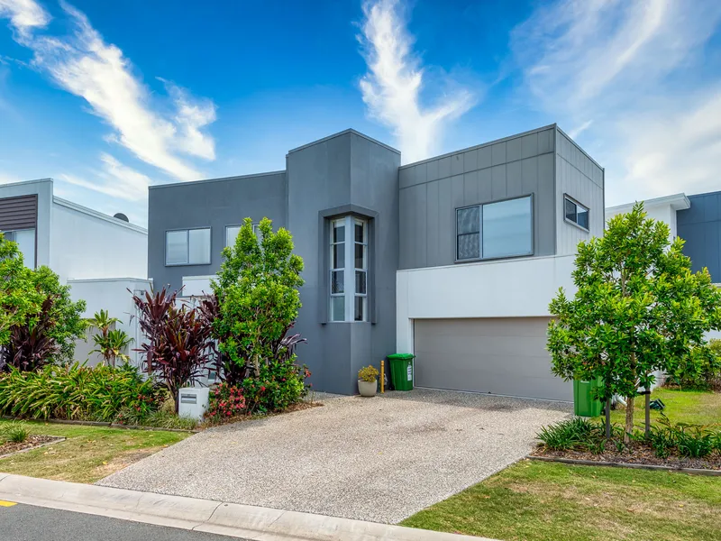 PET FRIENDLY LUXURY FAMILY LIFESTYLE IN COVA ESTATE!