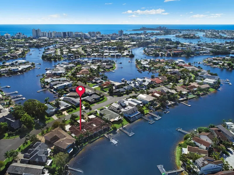 A WATERFRONT LIFESTYLE OR INVESTMENT INTO THE FUTURE!