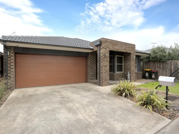 STYLISH & MODERN 3 BEDROOM HOME! - CALL FOR AN INSPECTION
