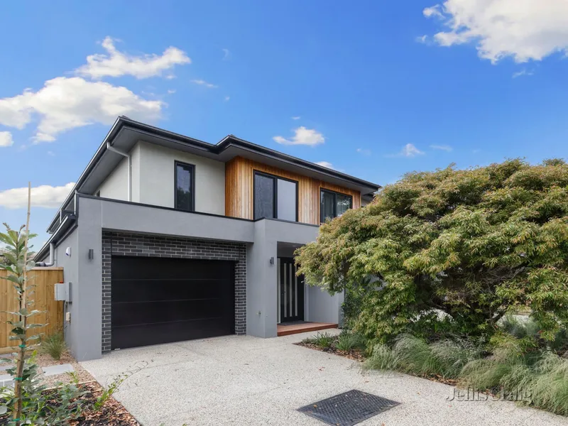 Brand New, Bayside Beauty
