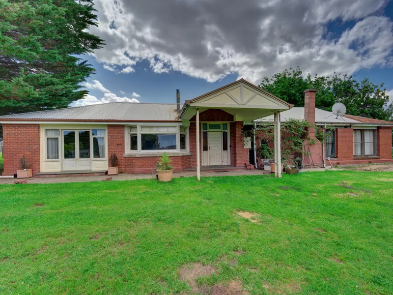 400 Acre Retreat Near Lakes Entrance