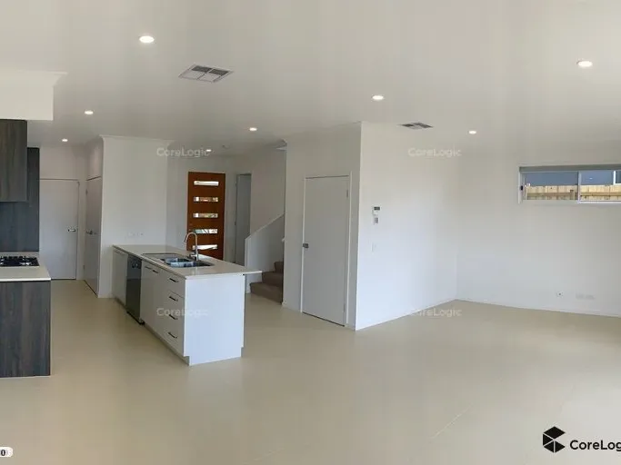 Only 2 Years Old Townhouse and Walking Distance to Famous Private School 