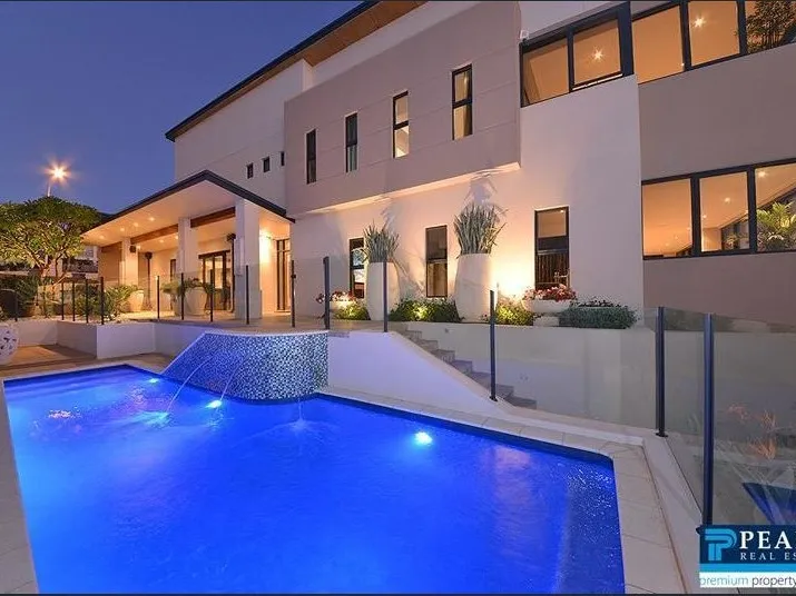 THE ULTIMATE IN COASTAL LUXURY LIVING!