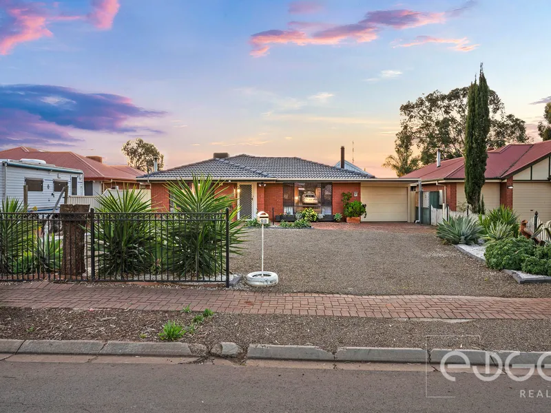 A Wonderful Lifestyle Awaits in This Impressive Family Home!