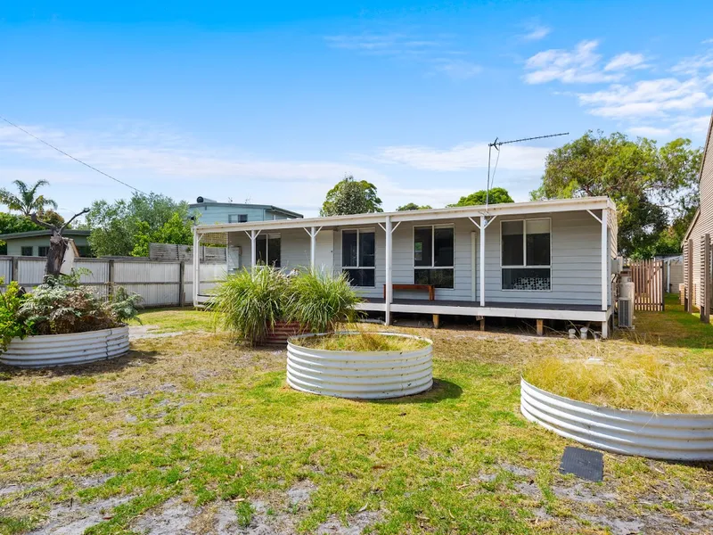 High Performing Holiday Rental Property! A Great Earner but still ideal for Permanent Residency!