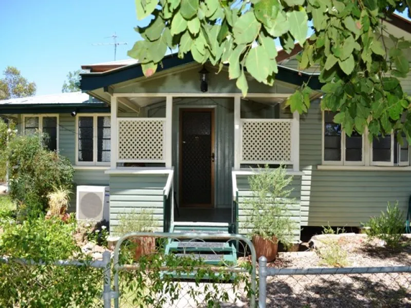 Endearing Cottage in the Quiet Countryside