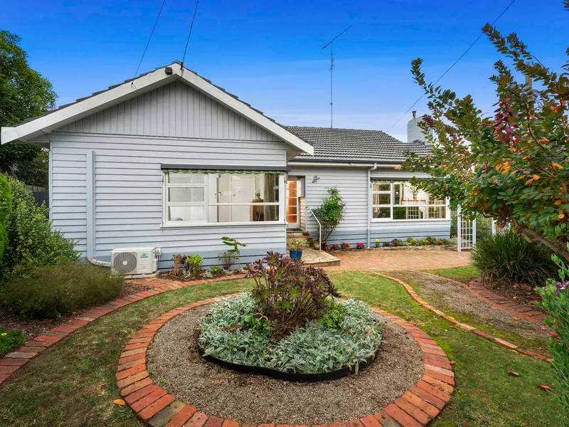 Charmed Living with Potential on 629m2 (Approx) Corner Block
