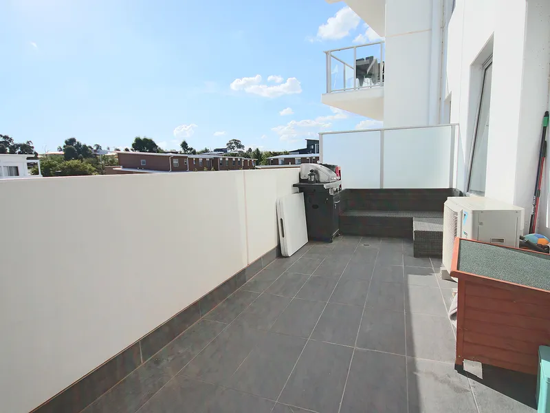 Spacious Two Bedroom North facing Apartment in Great Location