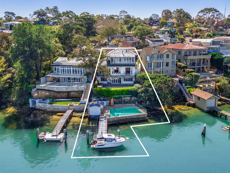 Superb waterfront home in a quiet premier pocket