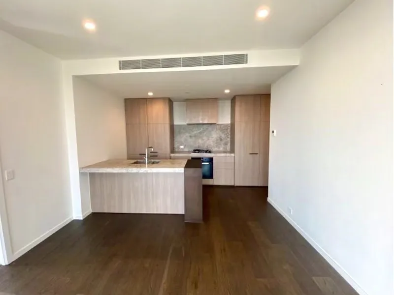 Near New 2 bed 2 bath Apartment with City View in West End