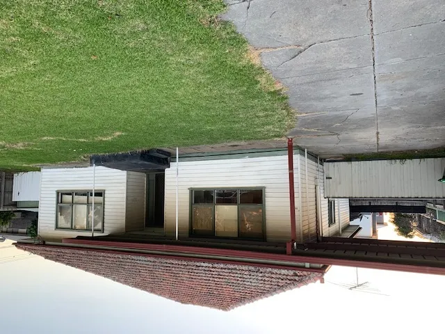 Affordable House within Walking Distance to Shops and Buses 