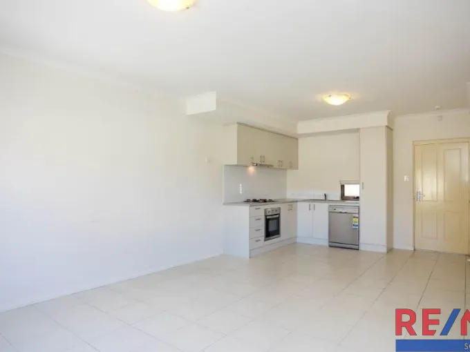 Modern and Convenient Apartment Living in East Cannington! - Mitchell Family Team