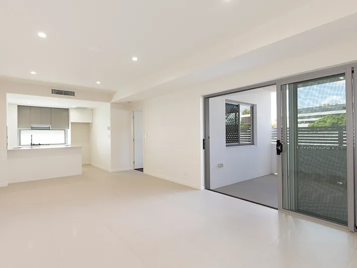 Modern and Stylish Two Bedroom Apartment in Indooroopilly!