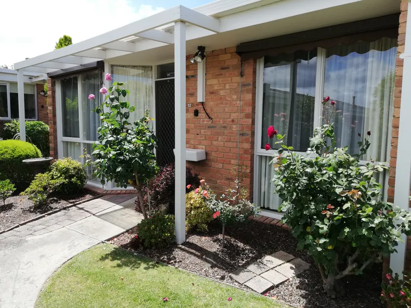 Beautifully Presented Two Bedroom Unit in a Great Location