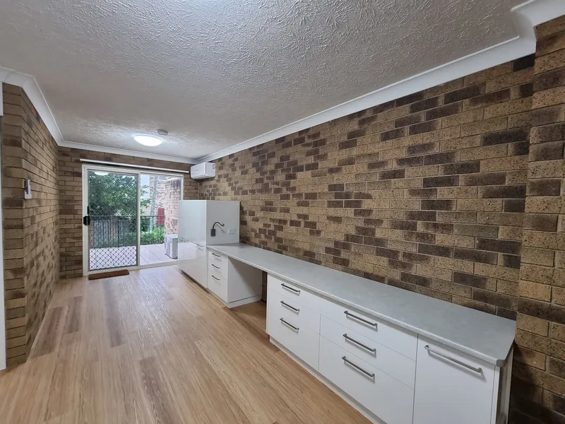 Great location, Entry level value Unit