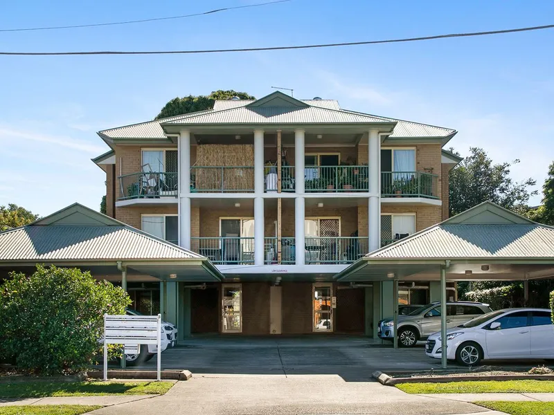 Centrally Located!  Cheap and Cheerful!
