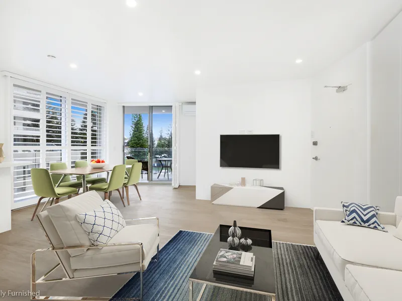 Superb Fully Renovated One Bedroom, Lock Up Garage, Right on Beachfront!