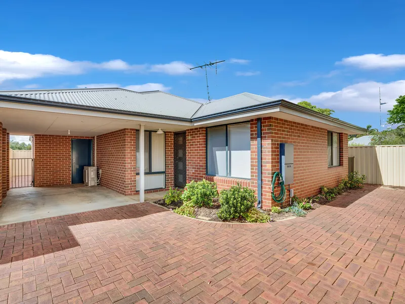 Neat as a pin and ready to move in