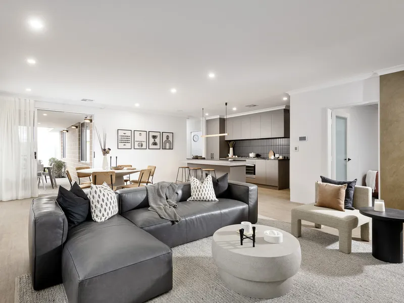 BIG HOME ON A BIG BLOCK (ACT NOW)