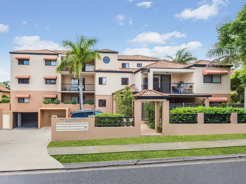 GROUND FLOOR UNIT - THE COMPLETE PACKAGE