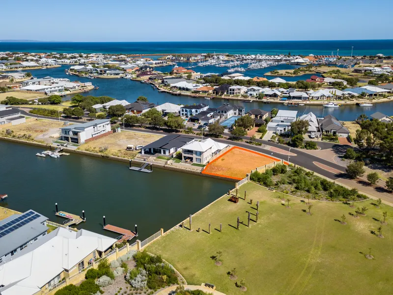 Canalfront Dream Destination!