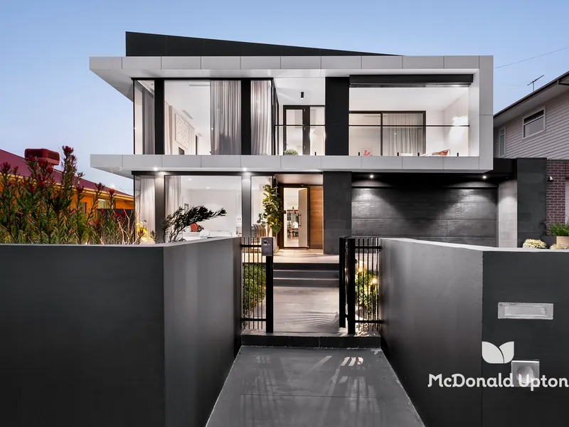 Luxury Masterpiece With Full City Views