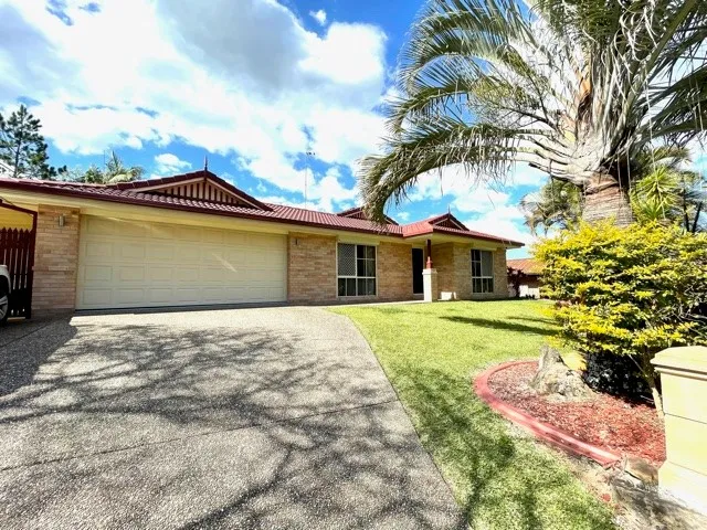 Family Home In The Heart Of Pacific Pines