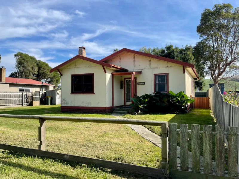 2 Bedroom Home, Secure Yard