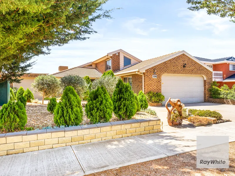 Extraordinary Family Home!