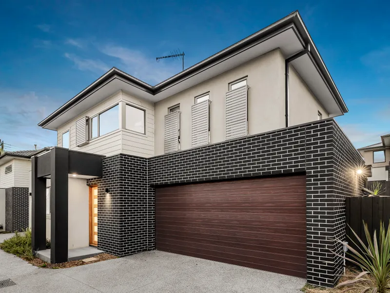 MODERN, LOW-MAINTENANCE LUXURY