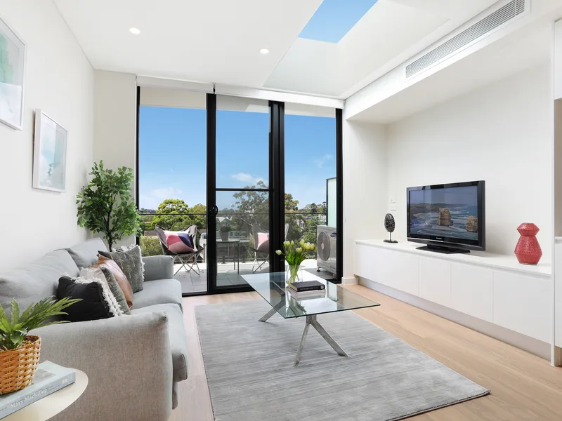 'Sky Residence' Brand New Penthouse Split Level Luxury Apartment