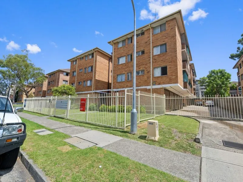 Renovated Unit Close to Hospital and Westfield!