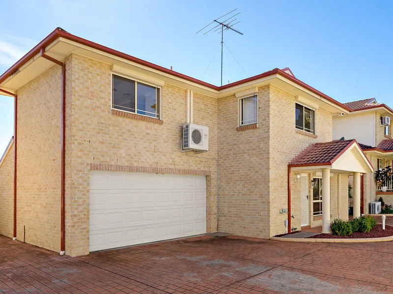 TERRIFIC TOWNHOUSE!!!