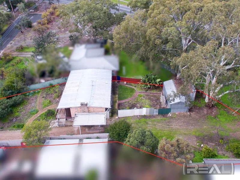 Large Allotment of Approx. 905m2