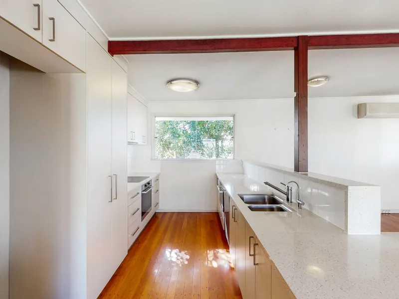 Spacious Entertainers Delight