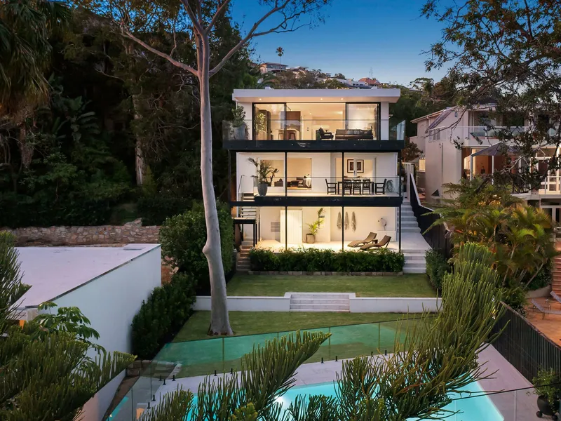 Architecturally renewed masterpiece with harbour vista