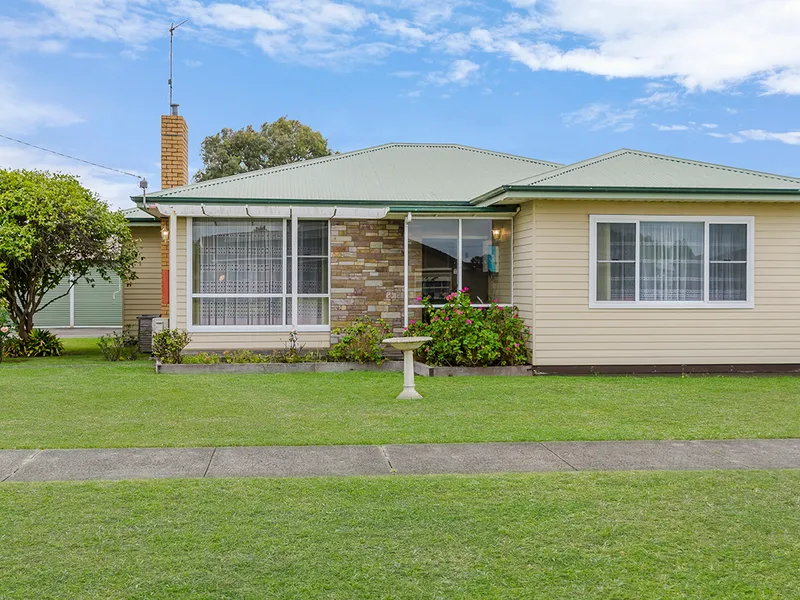 Home with impressive block