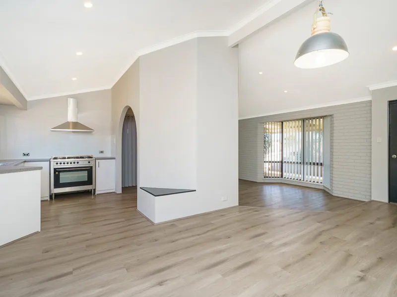 Pet Friendly, Renovated & Huge Garden !